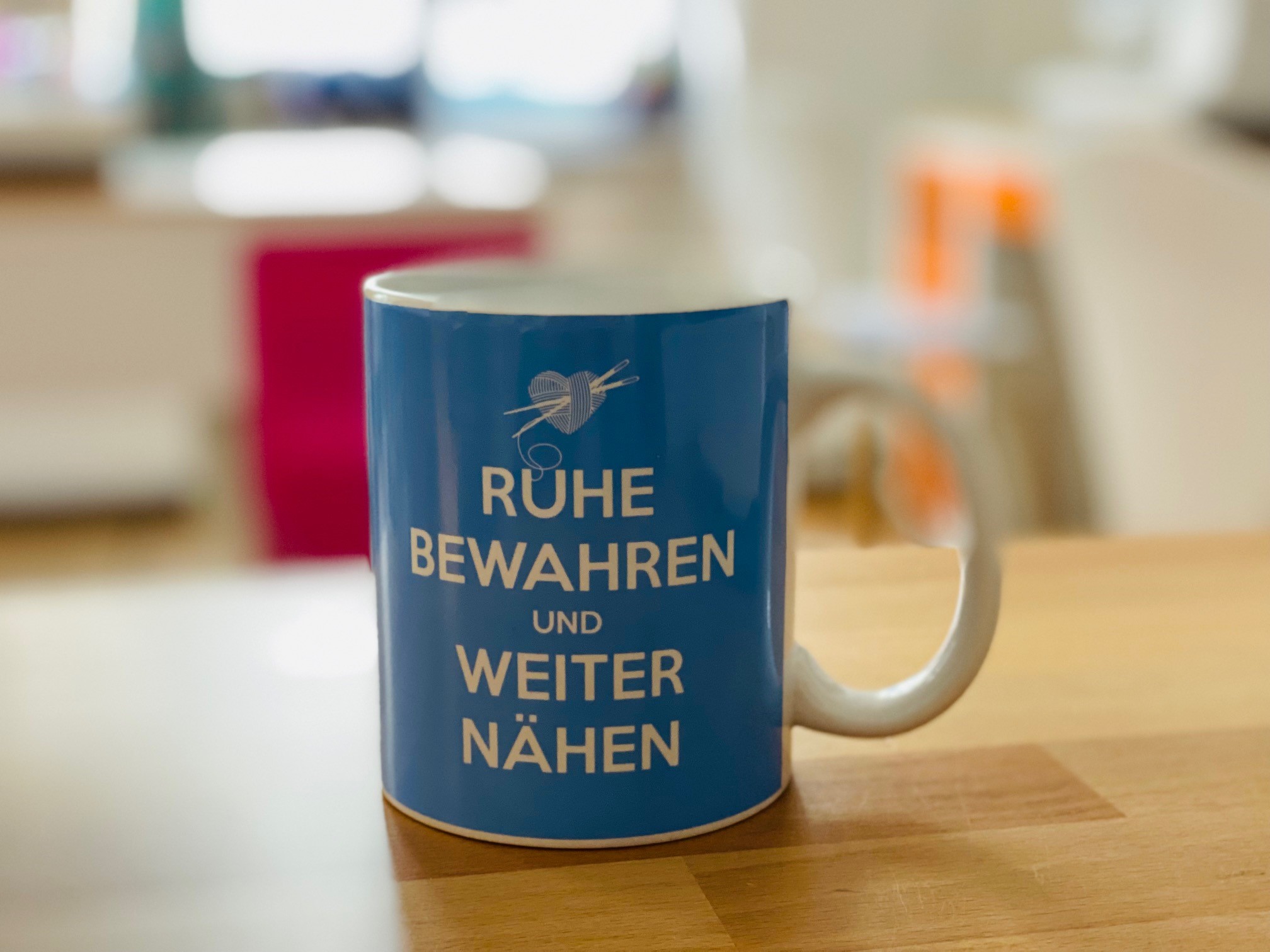 Kaffeebecher Ruhe bewahren und weiternähen Tasse