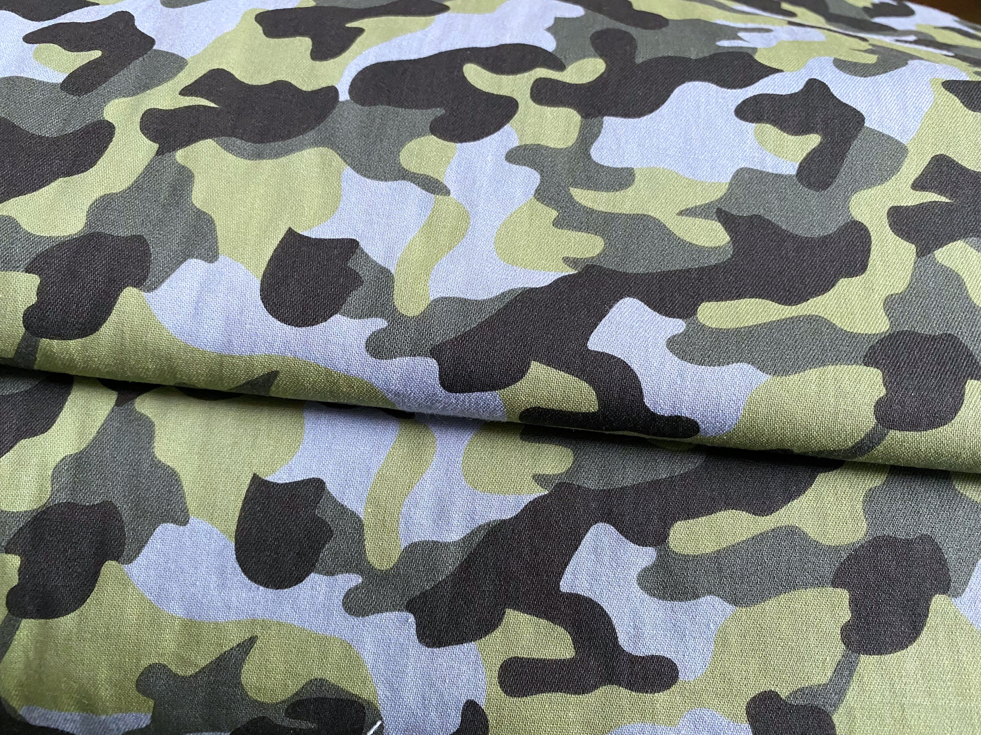 Baumwollstoff Camouflagemuster Schwarz Hellblau Khaki