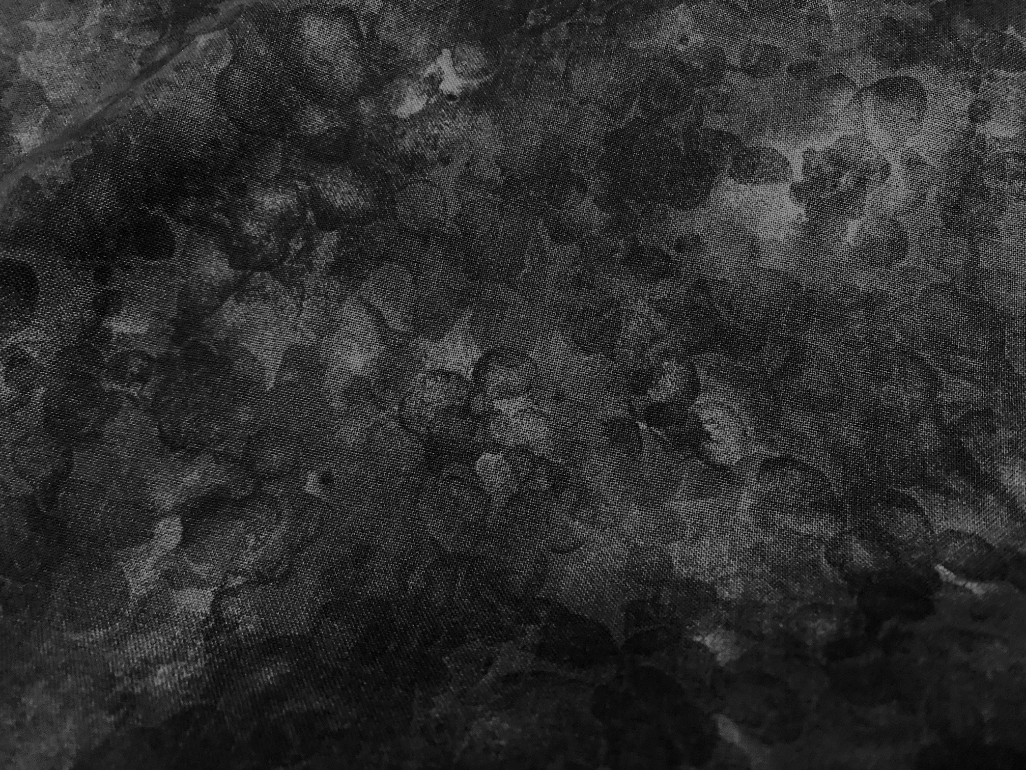 Baumwollstoff Blätter marmoriert Schwarz