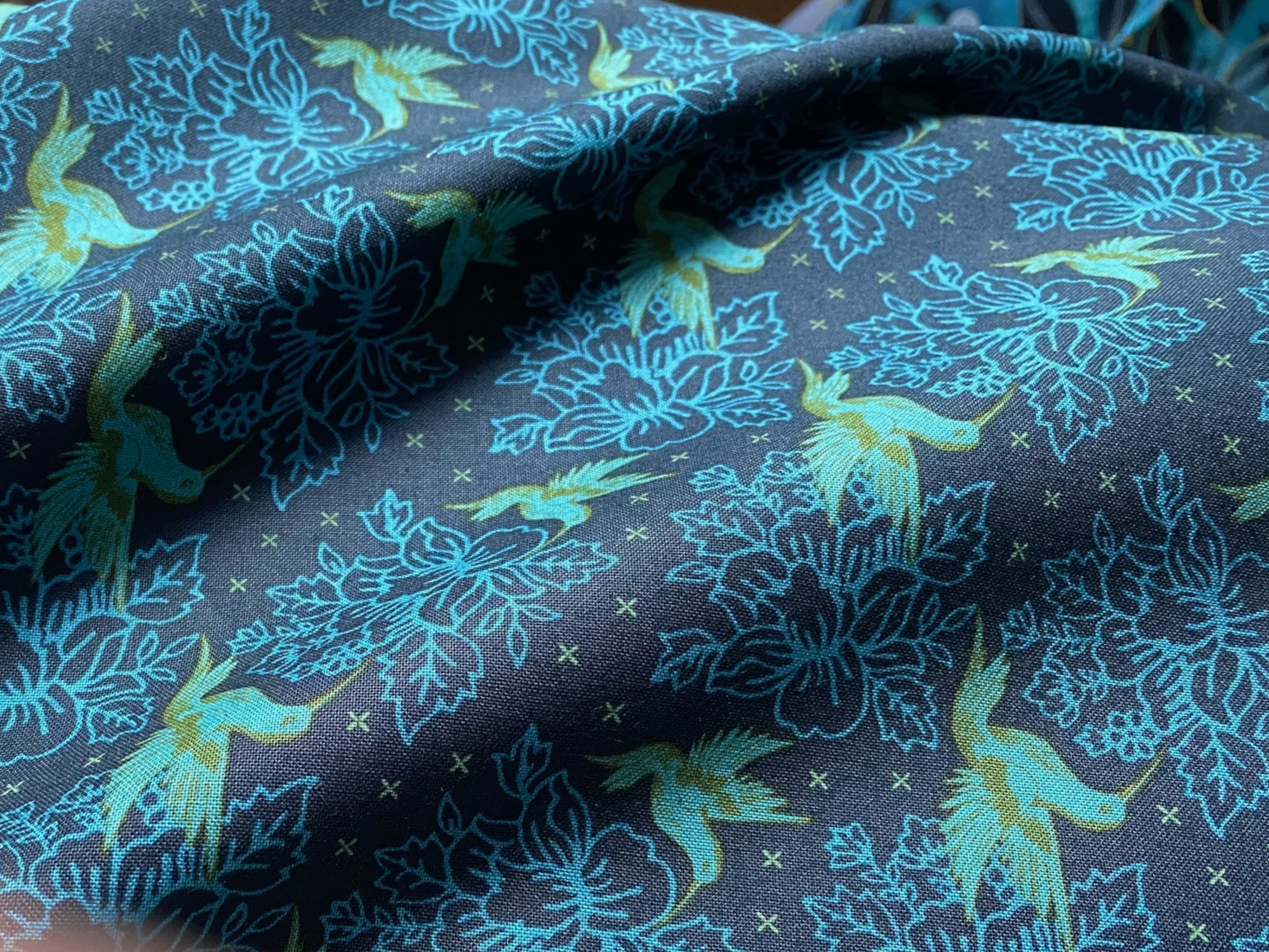 Baumwollstoff Field Cloth Vögel und Blumen Petrolblau Free Spirit